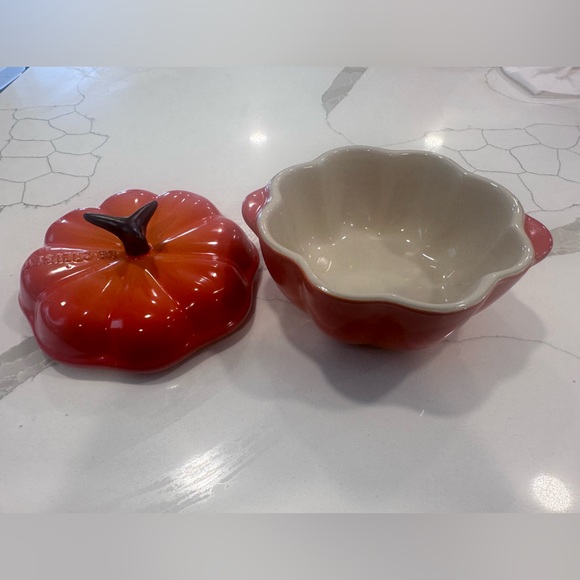 Le creuset Pumpkin Mini Cocotte Stoneware - Picture 4 of 5